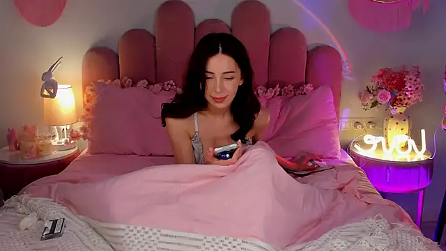 ElsaYoung webcam