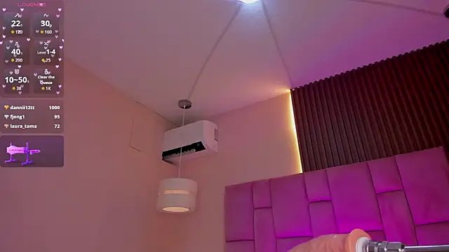 elodie_walker webcam
