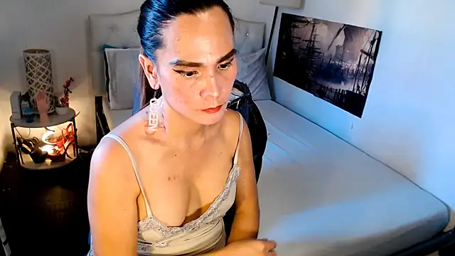 NinaDOM4CUM webcam