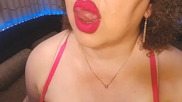 BustyKatty webcam