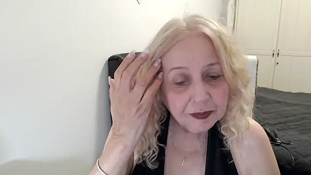 SusiLifeXXX webcam