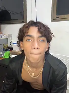 alancutee (Ask my age) - Masturbation in public
