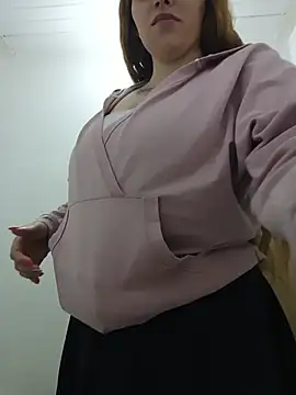 Isabella__Risky