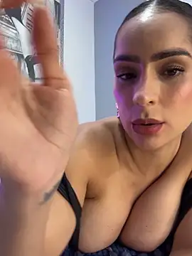Mau_White webcam