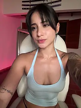 Ale_Lewis webcam