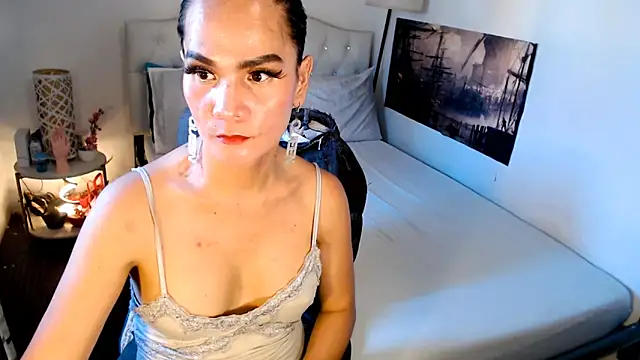 NinaDOM4CUM webcam