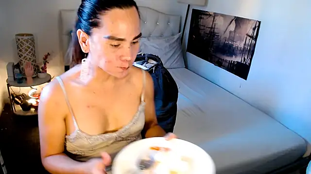 NinaDOM4CUM webcam