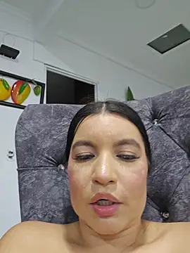 Pretty_Julieta webcam