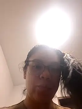 Aila_Phone webcam