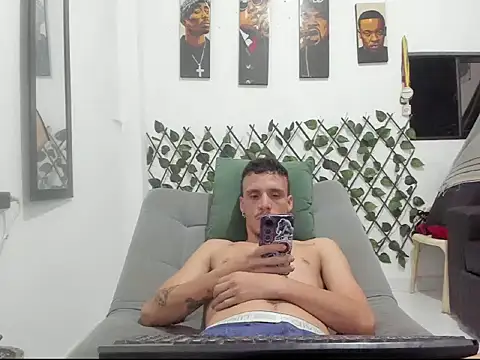 Latins_Boss webcam