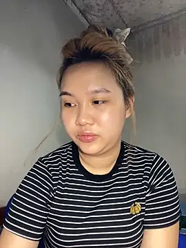 Almira6868 webcam