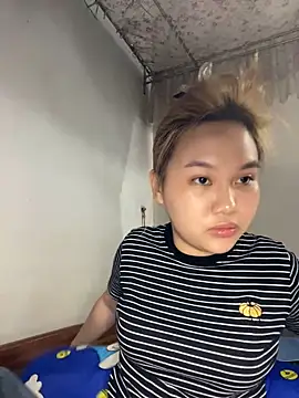 Almira6868 webcam