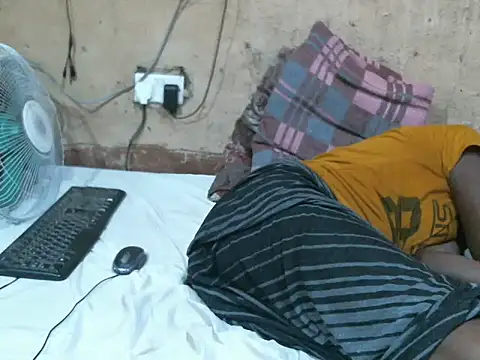 cute_naimah webcam