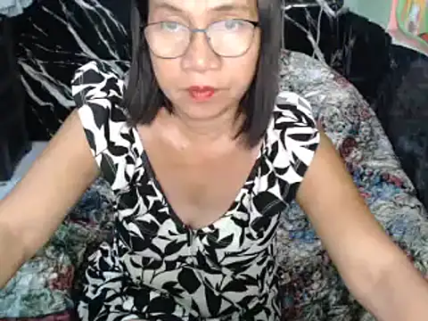 ASIANDOLLY4U69 webcam
