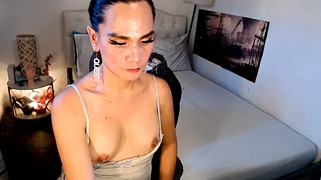 NinaDOM4CUM webcam