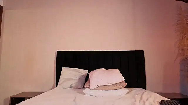Isa_And_Natasha webcam