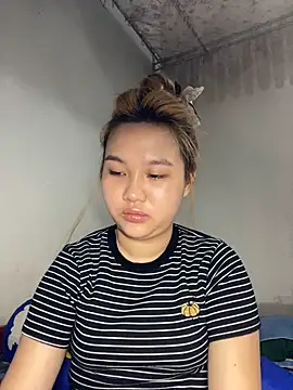 Almira6868 webcam