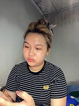 Almira6868 webcam