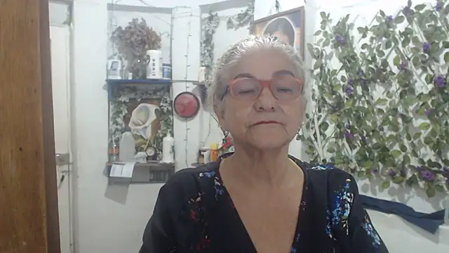FunnyGrandma webcam