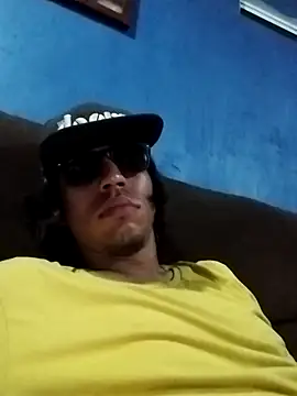 AlexAlejandro13 webcam