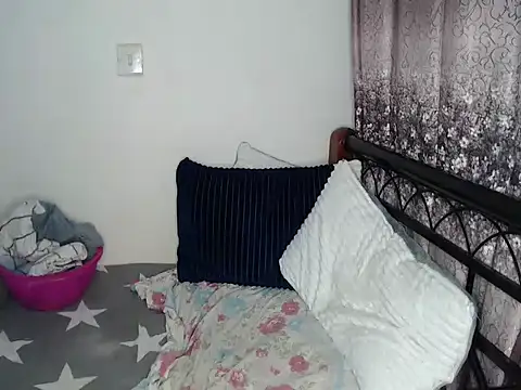 Whimsicalwillow webcam