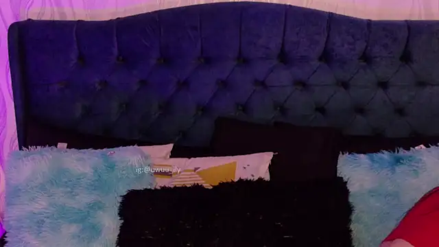 ANNE_HONEY55 webcam