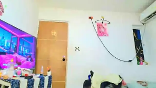 mia_foxts webcam