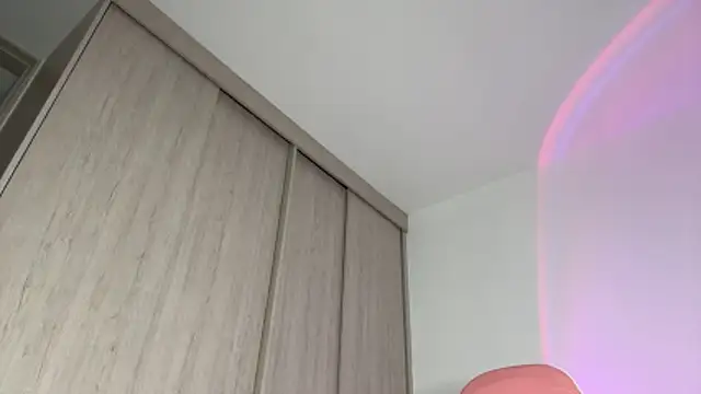 alesziarose_ webcam