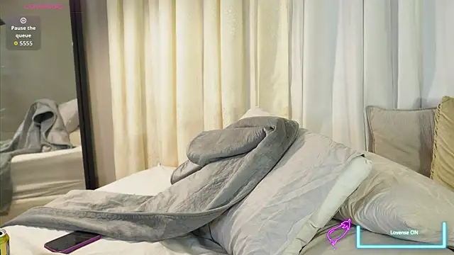 Mia_and_Belmonth webcam