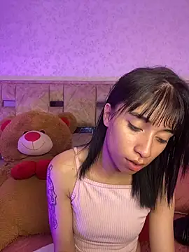Alahia_pink_ webcam
