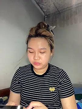 Almira6868 webcam