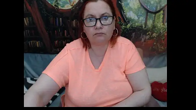 PlayfullMature webcam