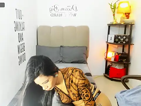 Trixie_Mattel21 live sex cam