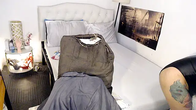 NinaDOM4CUM webcam