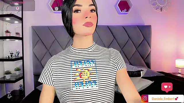 Amira_Ember webcam