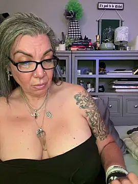 dieseldame1313 webcam
