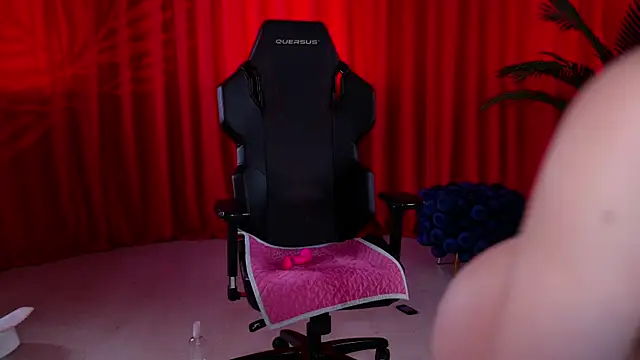 KittyCaitlin webcam