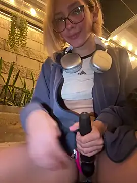 SweetBunnyGF webcam