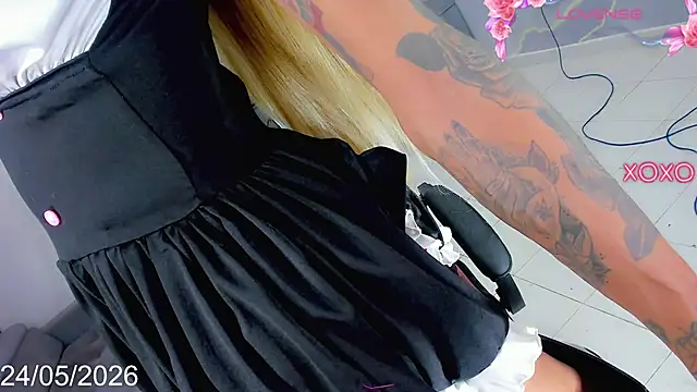 Nella_Dolls live cam