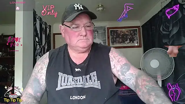 KINKYBLUEYES69 webcam