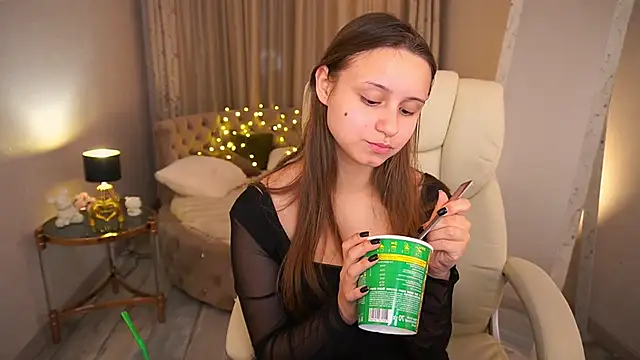 TinyNatalie webcam