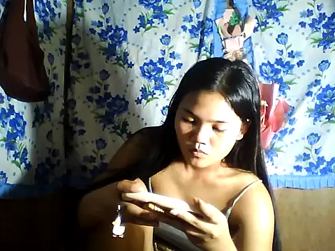 PinaySkinnyJust18 webcam
