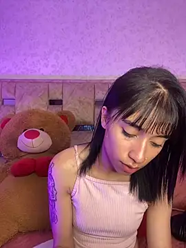 Alahia_pink_ webcam