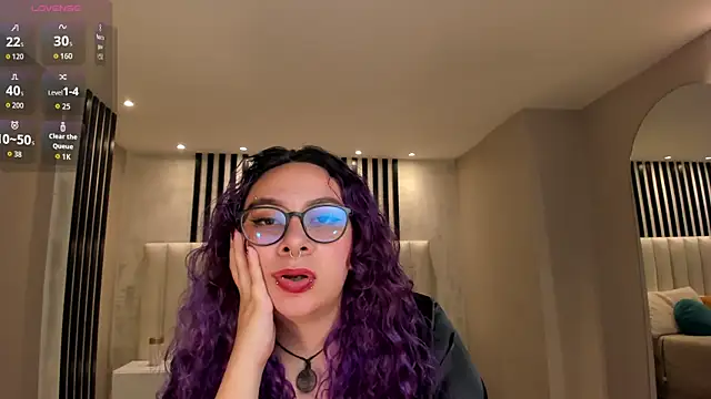 LoiseHarper webcam