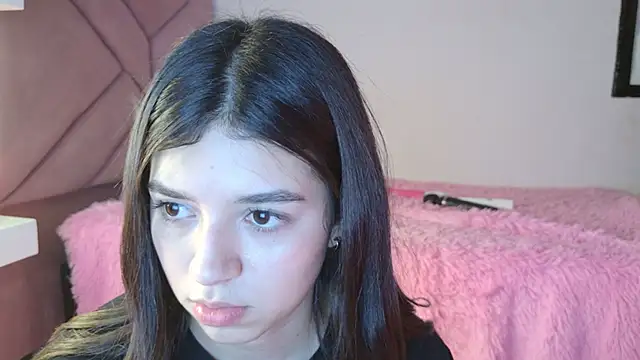 eva_sin18 live sex cam