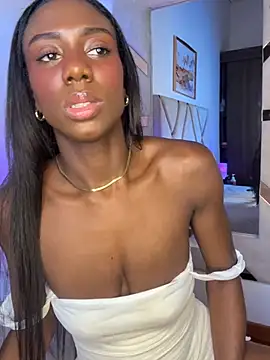 Zoe_Ravenn webcam