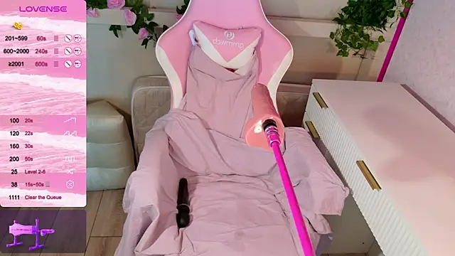 LeonaEviann webcam
