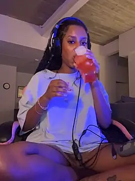 Your_Paris's Live Sex Cam Show
