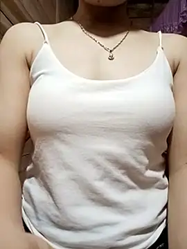 LucyyLy webcam