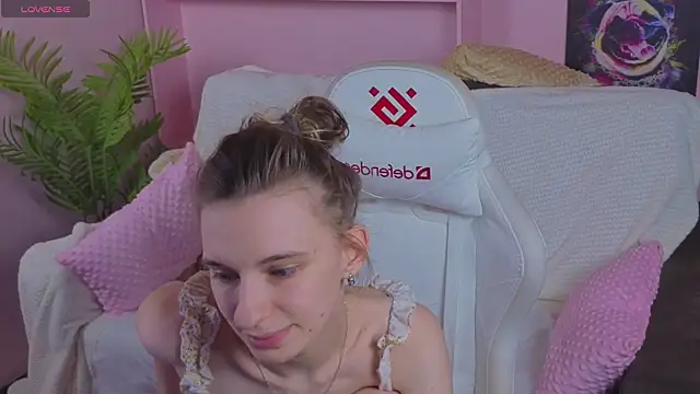 kaleriyaa_ webcam